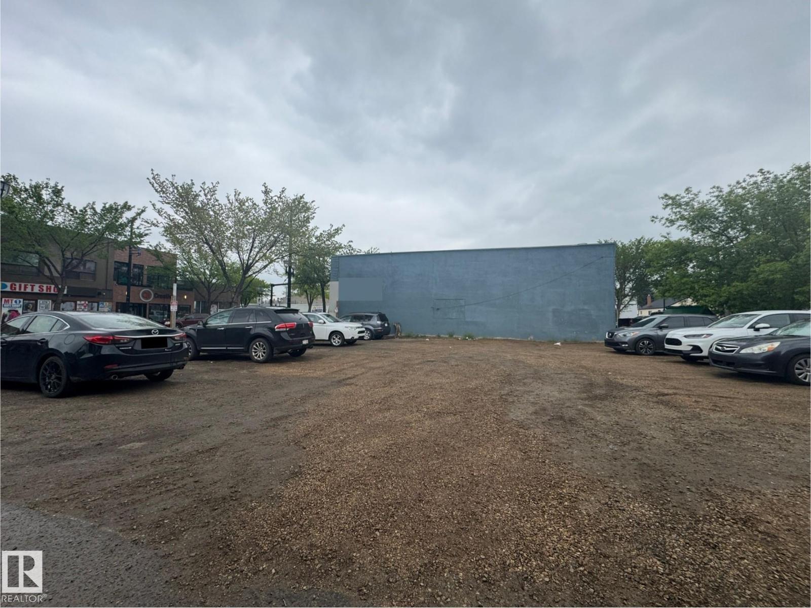 Photo 2 of 9413 118 Av Nw, Edmonton AB