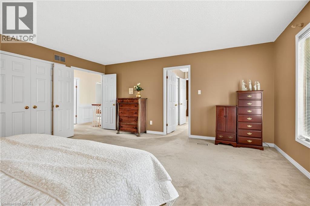 Photo 34 of 22 Weneil Drive, Freelton ON
