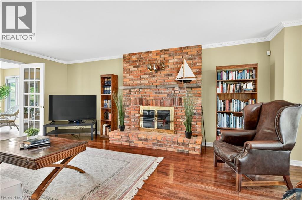 Photo 8 of 22 Weneil Drive, Freelton ON