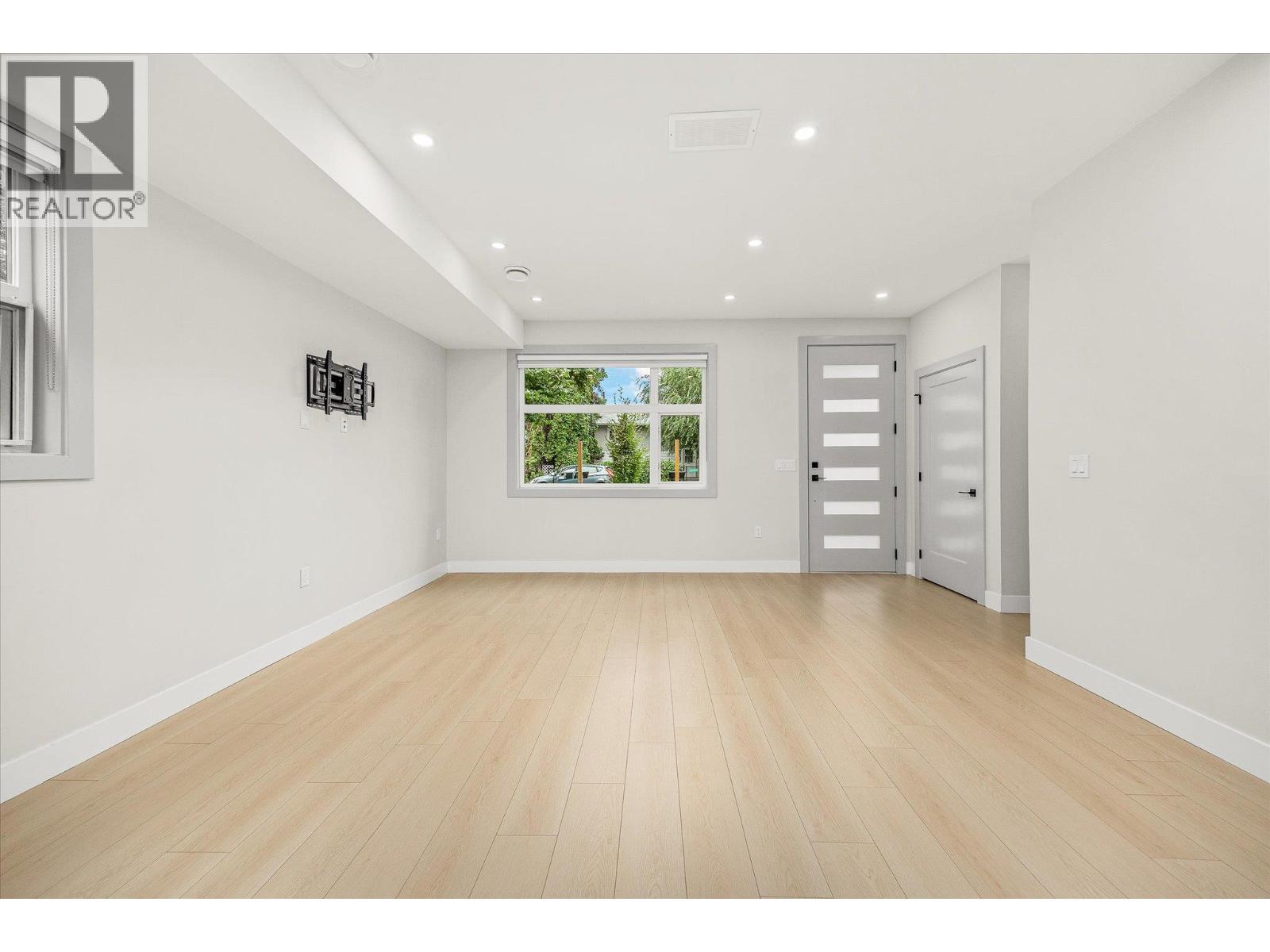  2165 Woodlawn Street, Kelowna