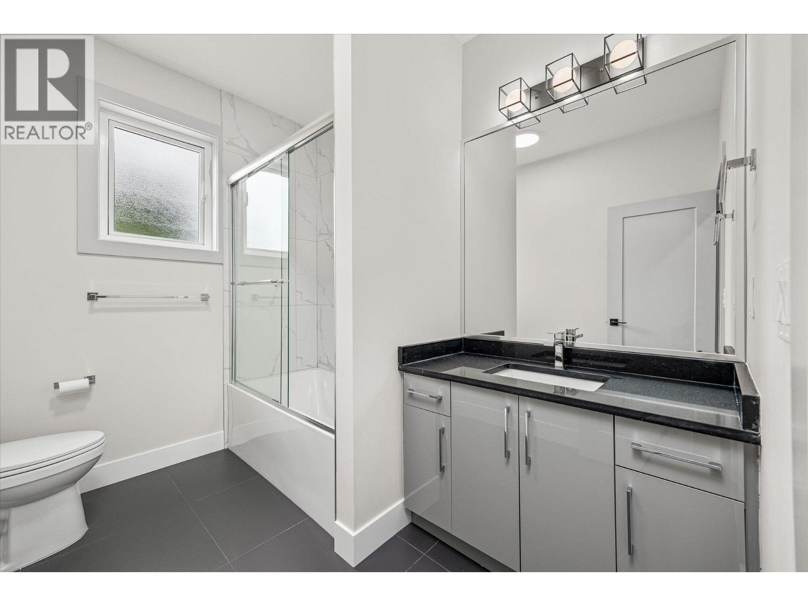  2165 Woodlawn Street, Kelowna