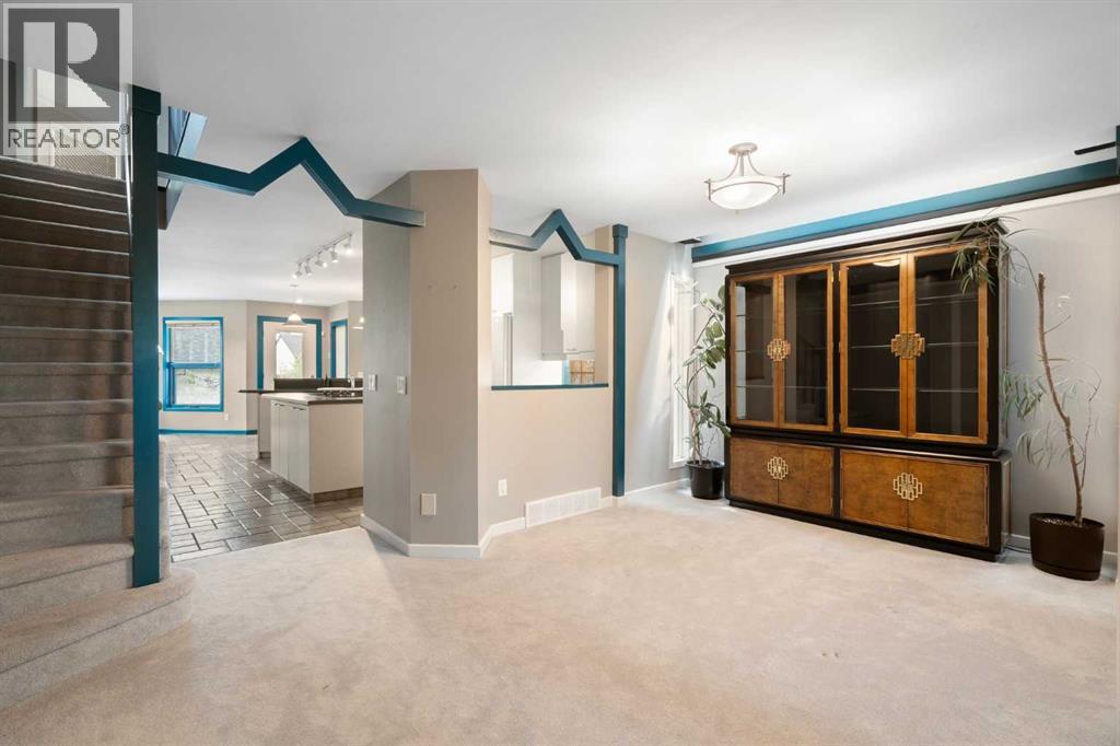 Photo 14 of 1726 Broadview Road Nw, Calgary AB