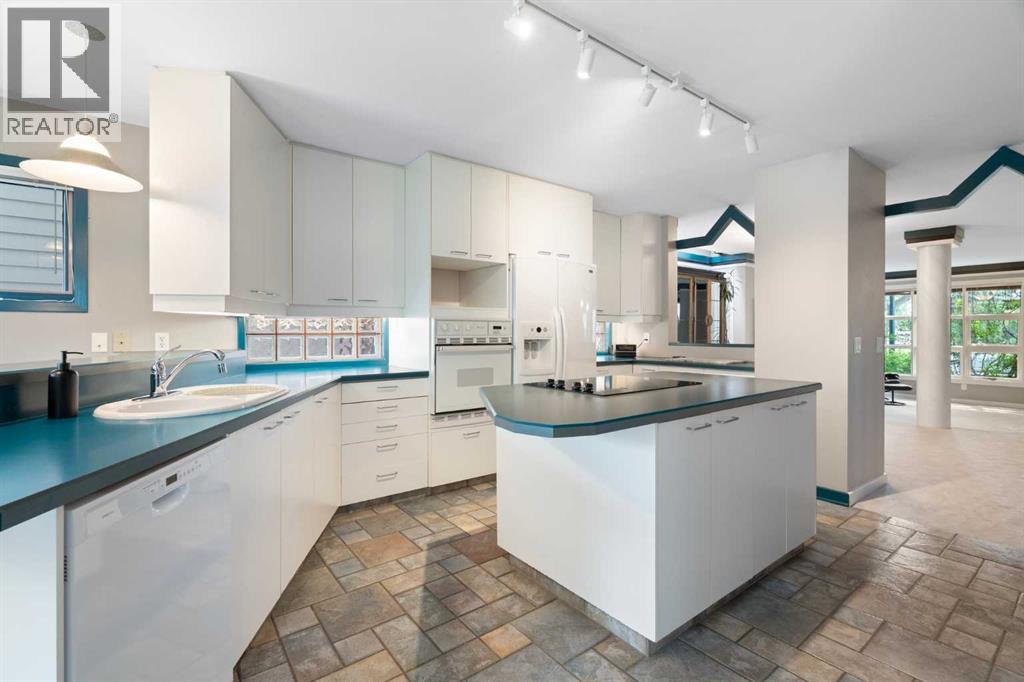 Photo 7 of 1726 Broadview Road Nw, Calgary AB