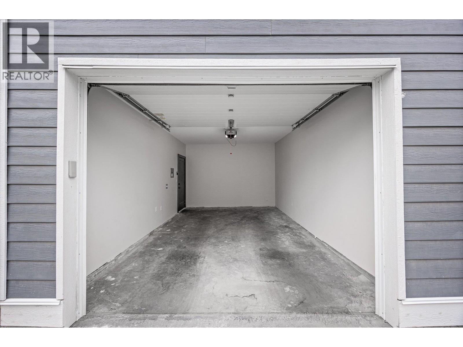 2165 Woodlawn Street, Kelowna