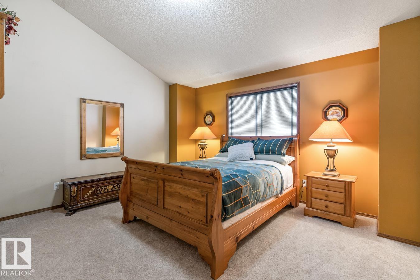 Photo 3 of 11735 10 Av Nw Nw, Edmonton AB