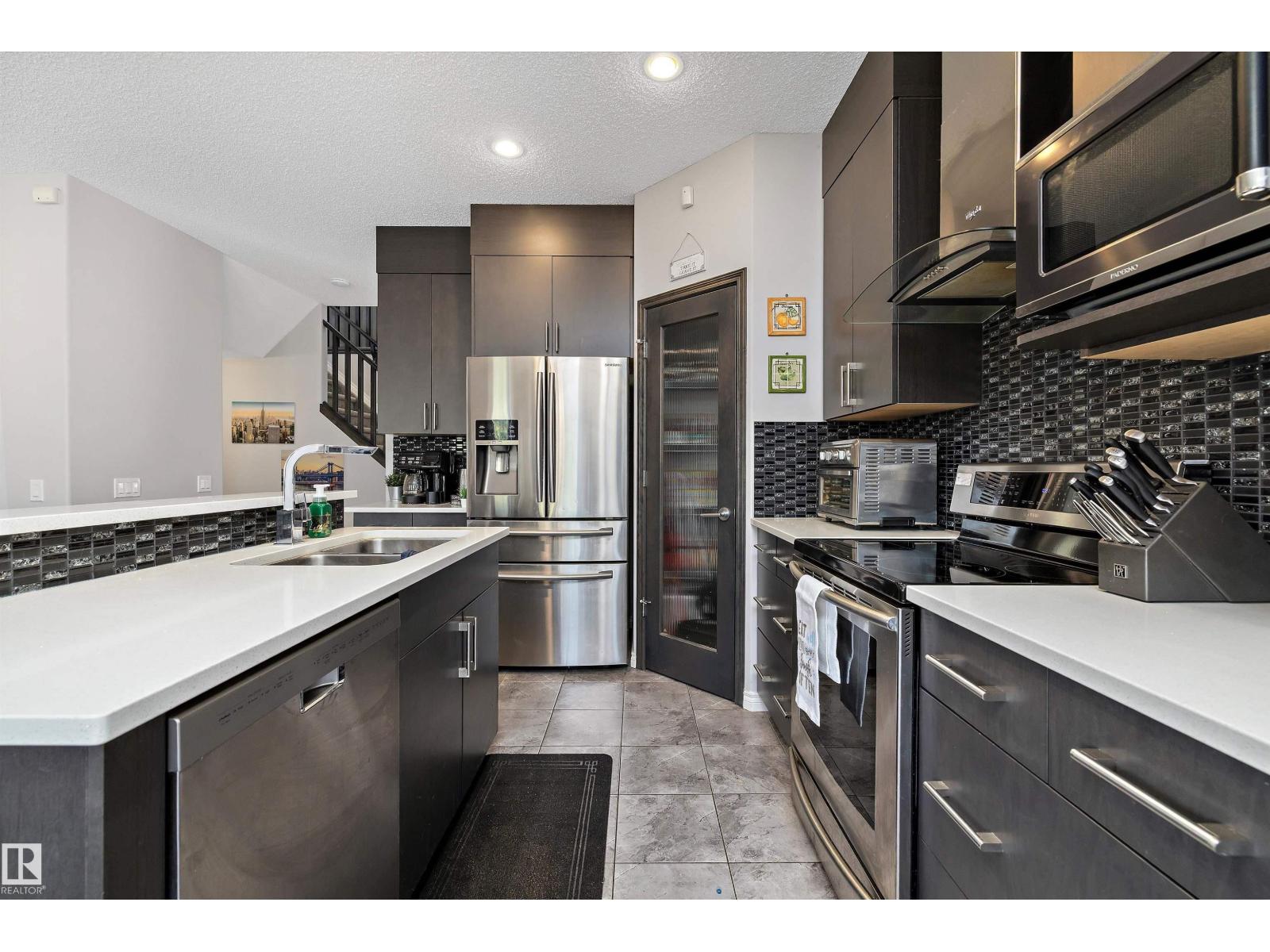 Photo 11 of 17312 126 St Nw, Edmonton AB