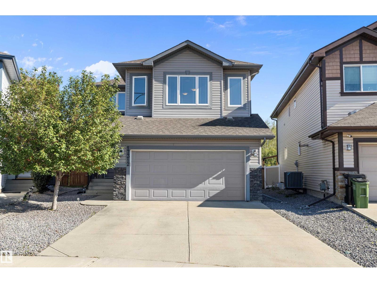 Photo 2 of 17312 126 St Nw, Edmonton AB