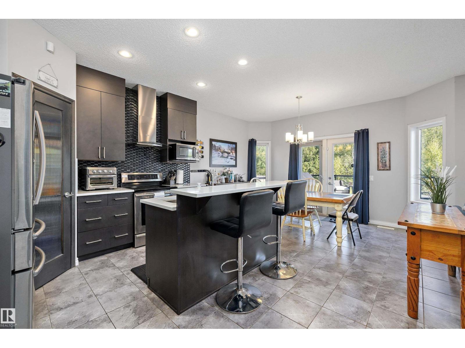 Photo 8 of 17312 126 St Nw, Edmonton AB