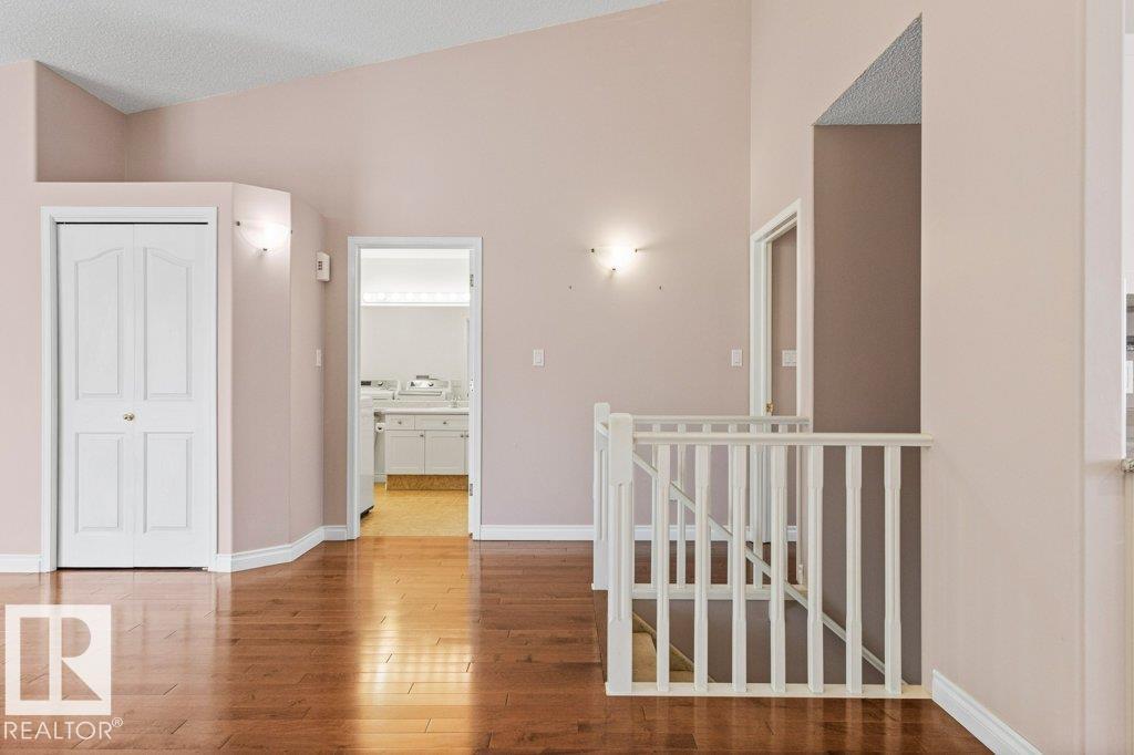 Photo 5 of 6 920 119 St Nw, Edmonton AB