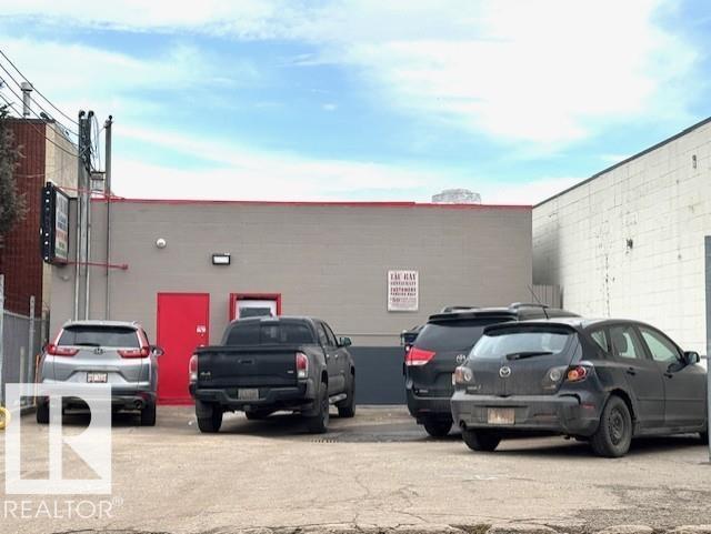 Photo 3 of 10660 98 St Nw, Edmonton AB