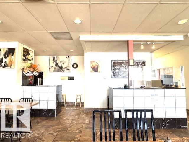 Photo 4 of 10660 98 St Nw, Edmonton AB