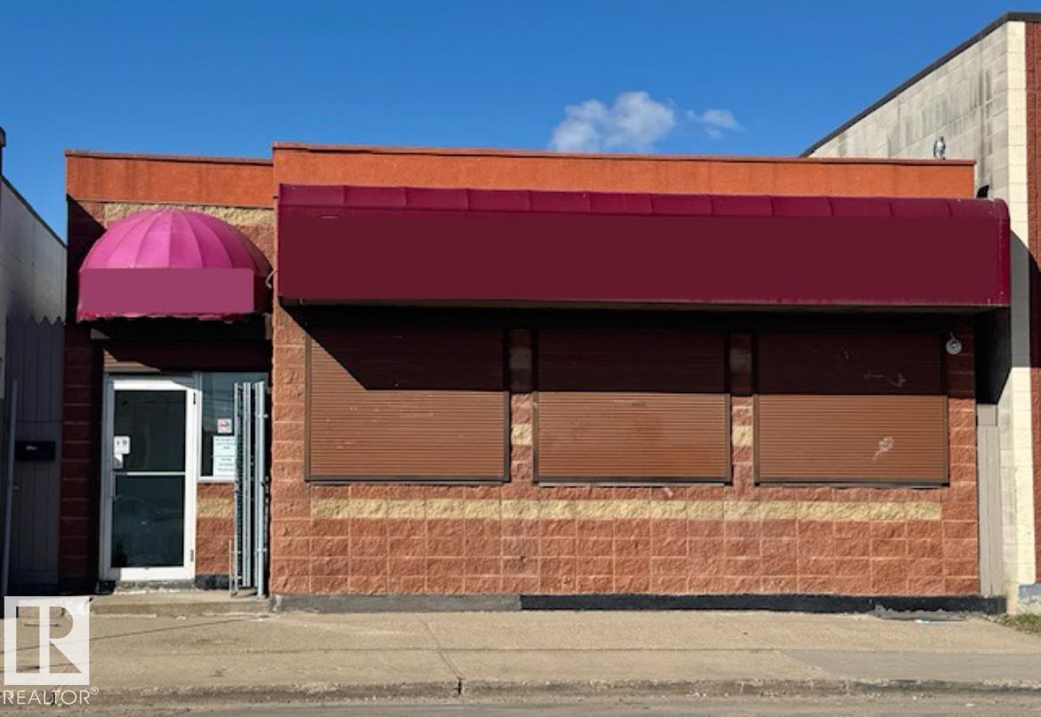 Photo 11 of 10660 98 St Nw, Edmonton AB