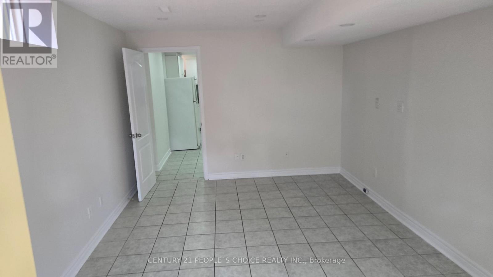 Photo 14 of 38 Goreridge Crescent, Brampton ON