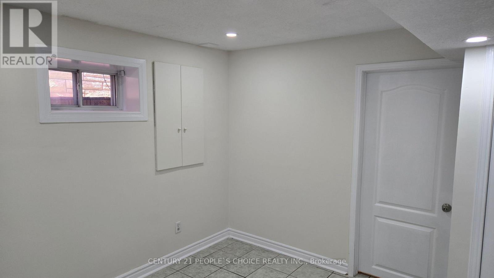 Photo 6 of 38 Goreridge Crescent, Brampton ON