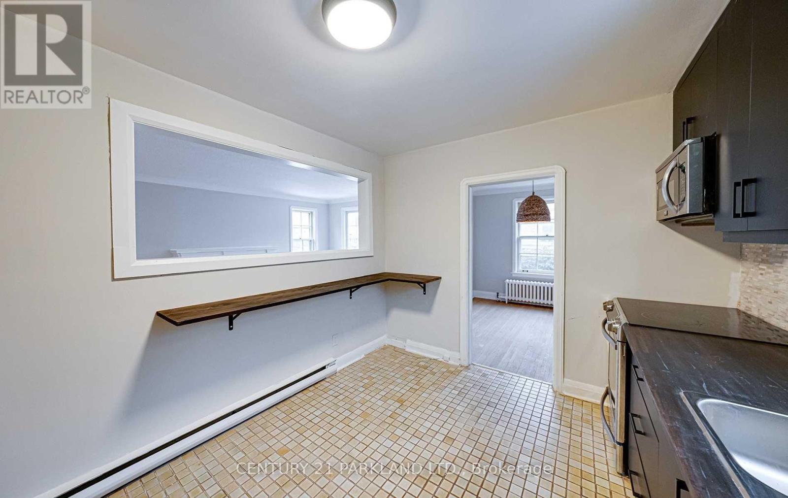 Photo 19 of 3 Parkview Heights, Toronto ON