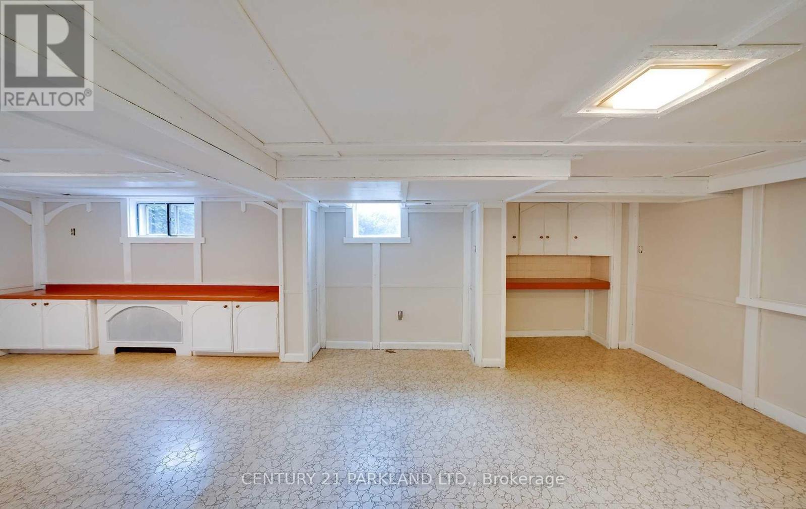 Photo 13 of 3 Parkview Heights, Toronto ON
