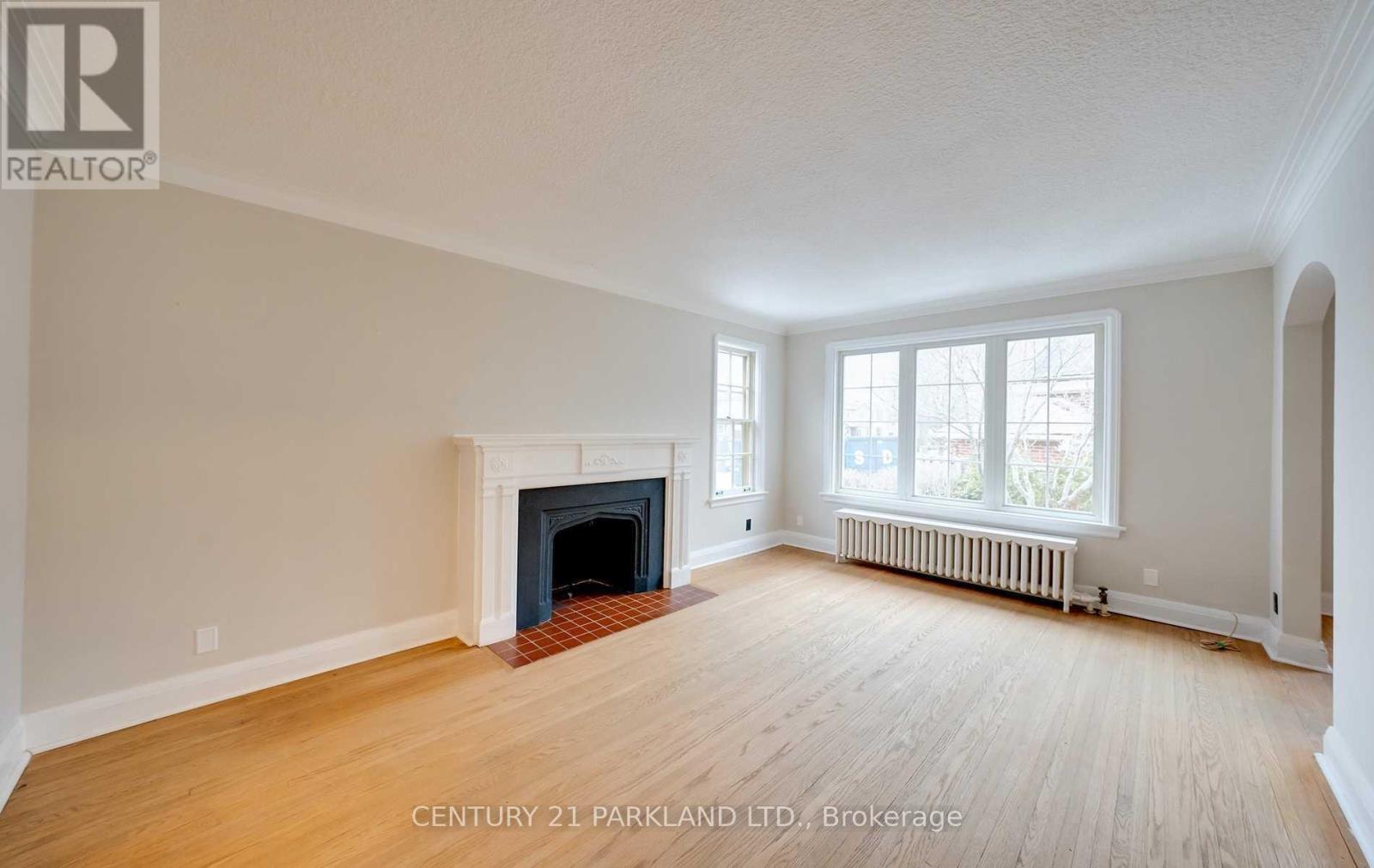 Photo 22 of 3 Parkview Heights, Toronto ON