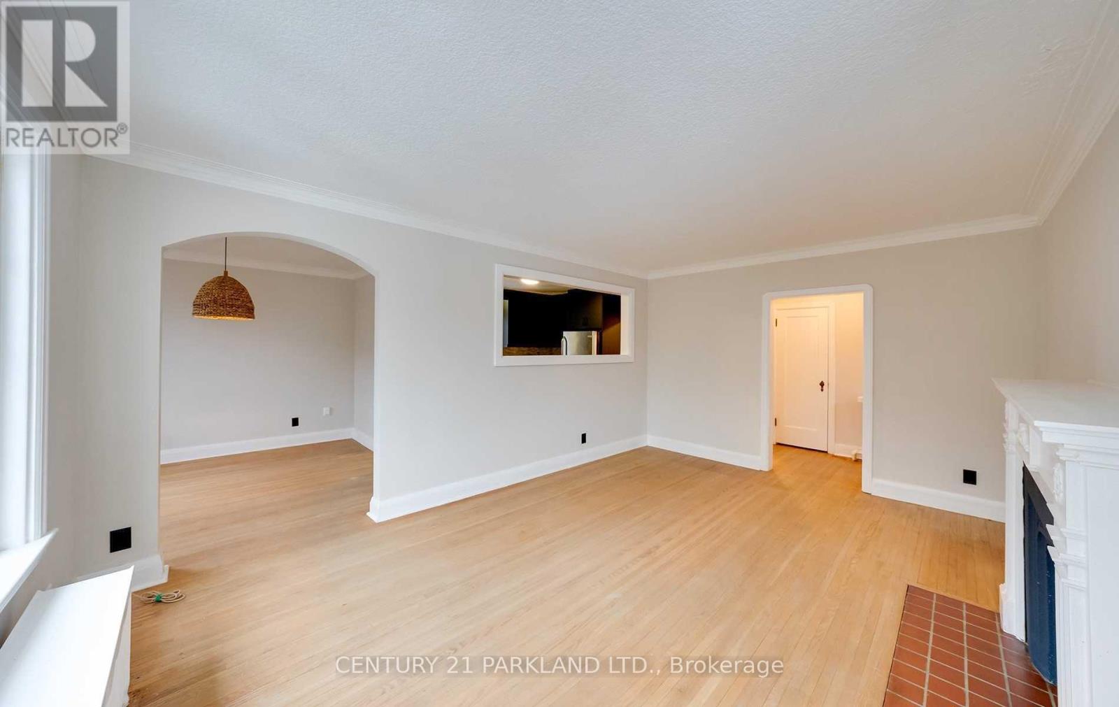 Photo 7 of 3 Parkview Heights, Toronto ON