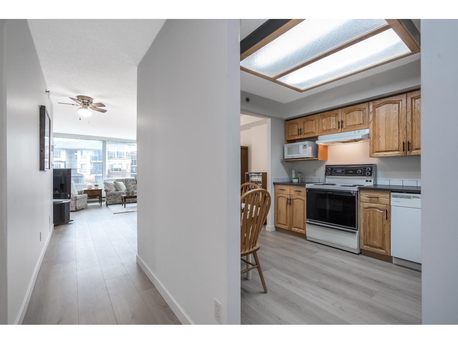 Photo 6 of 302 3150 Gladwin Road, Abbotsford BC