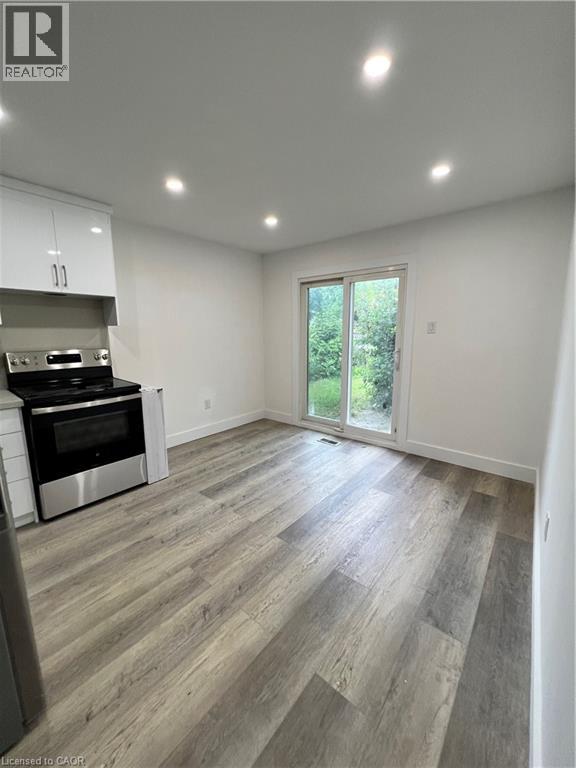 Photo 3 of 10 Jamie Ann Street Unit 2, Hamilton ON
