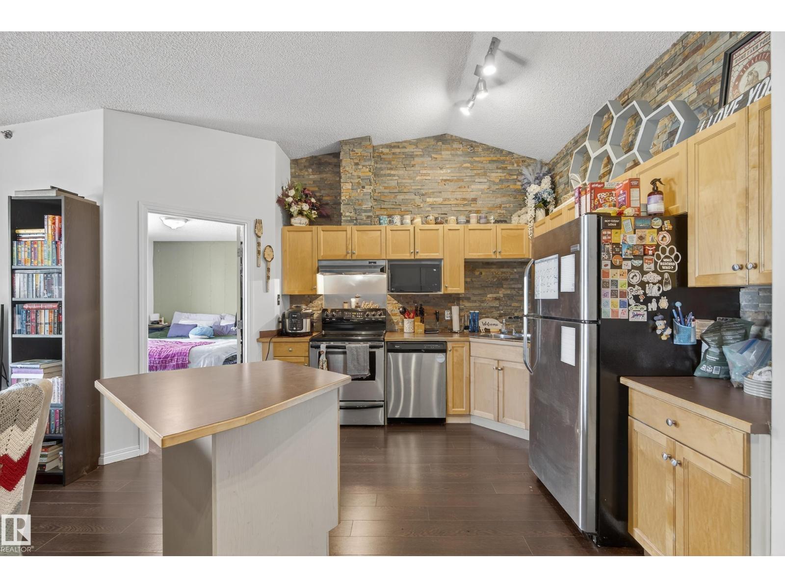 Photo 22 of 420 2305 35 A Av Nw, Edmonton AB