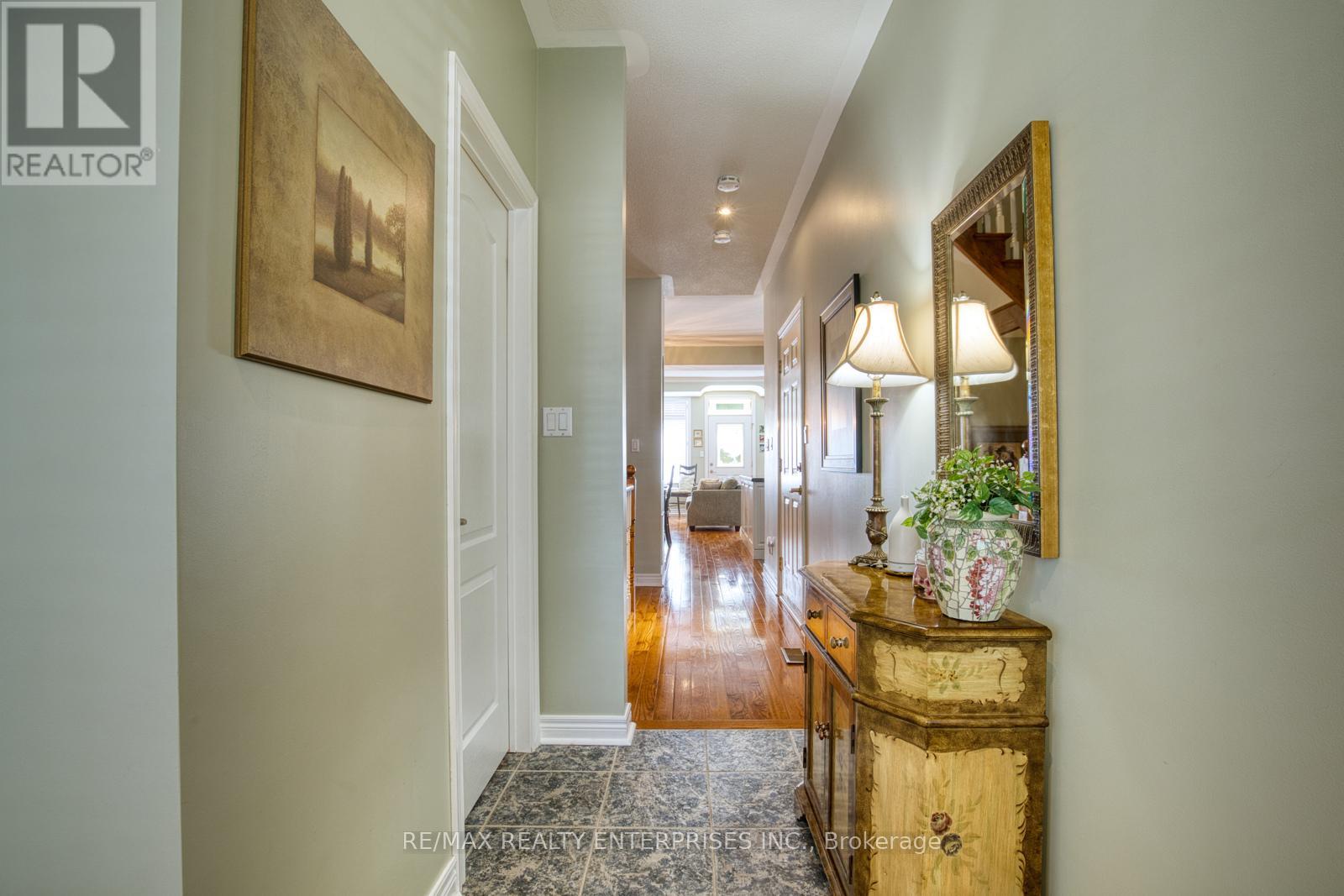Photo 4 of 23 Ellen Street, Mississauga ON