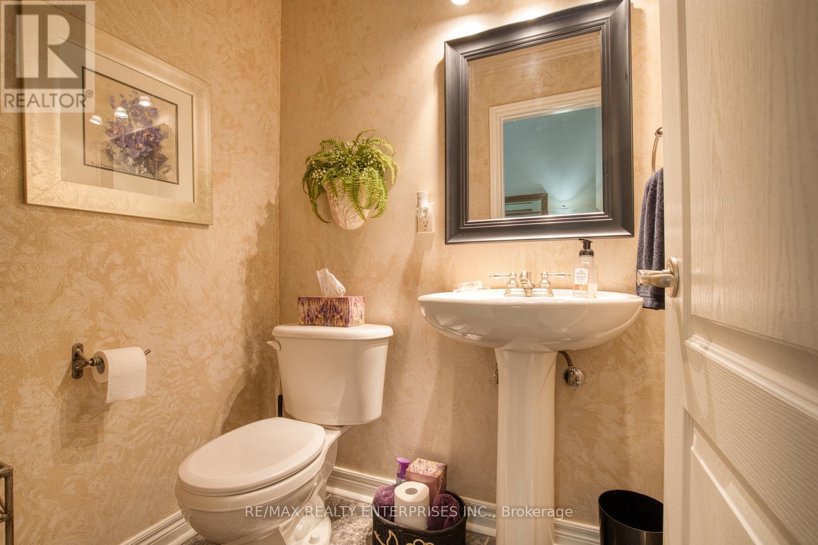 Photo 6 of 23 Ellen Street, Mississauga ON