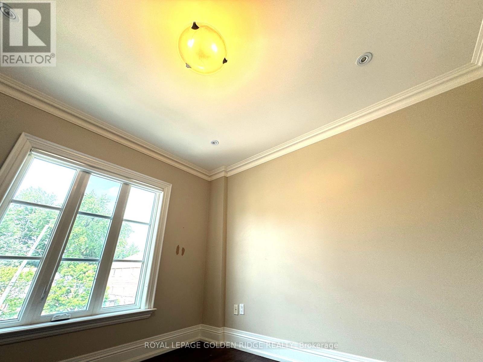 Photo 5 of 517 Glengarry Avenue, Toronto ON