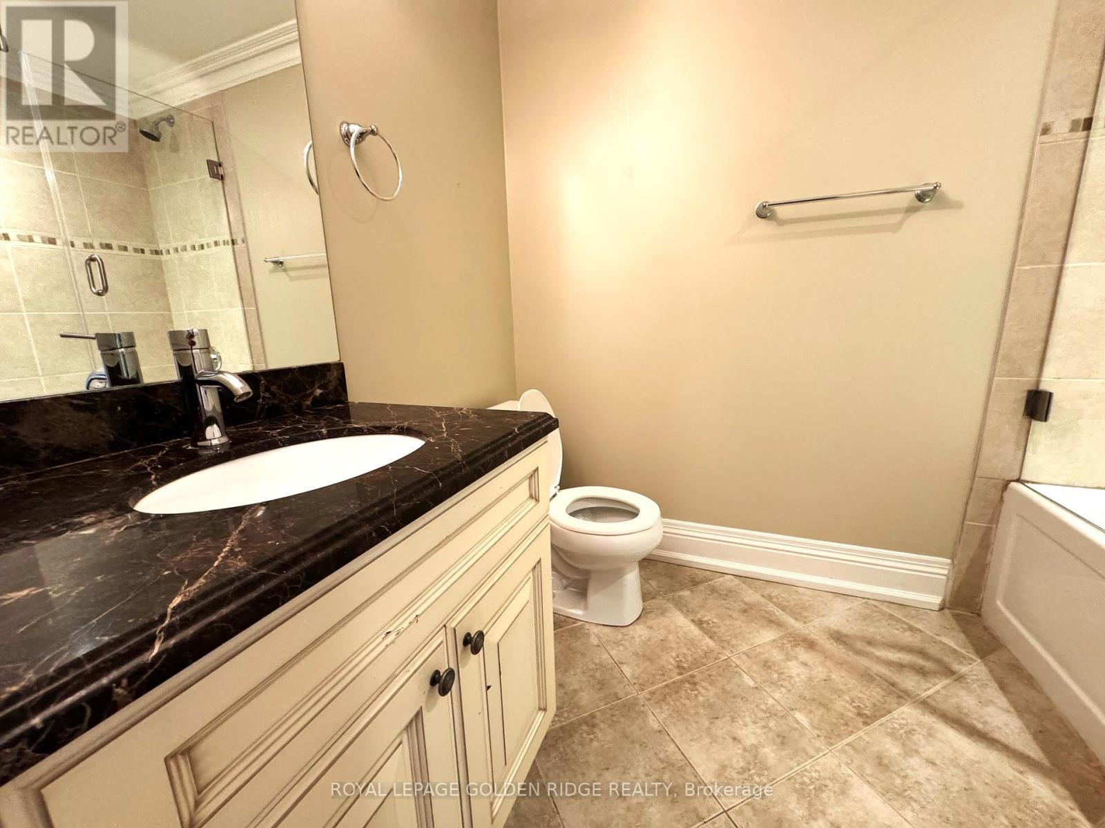 Photo 12 of 517 Glengarry Avenue, Toronto ON