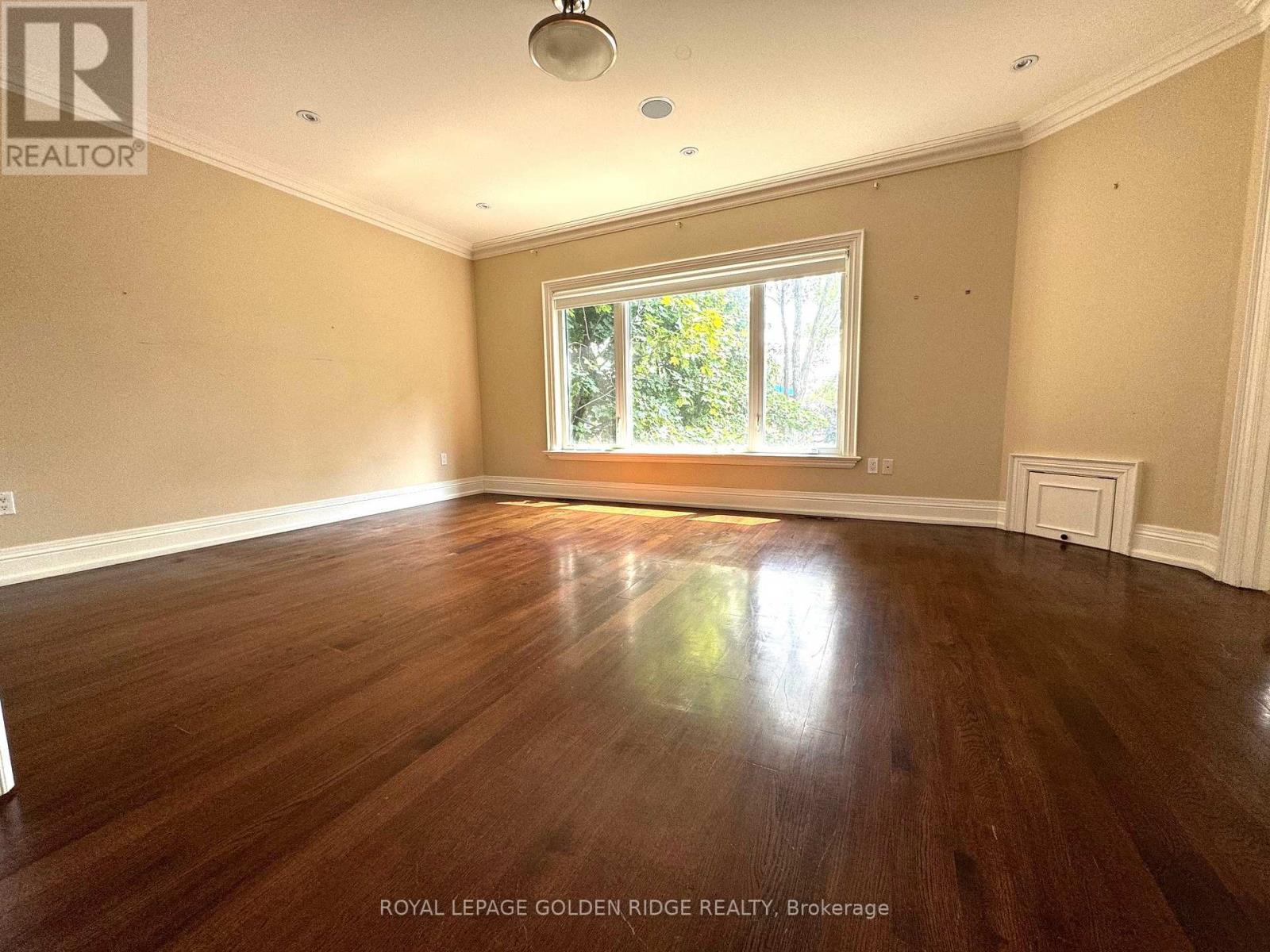 Photo 8 of 517 Glengarry Avenue, Toronto ON