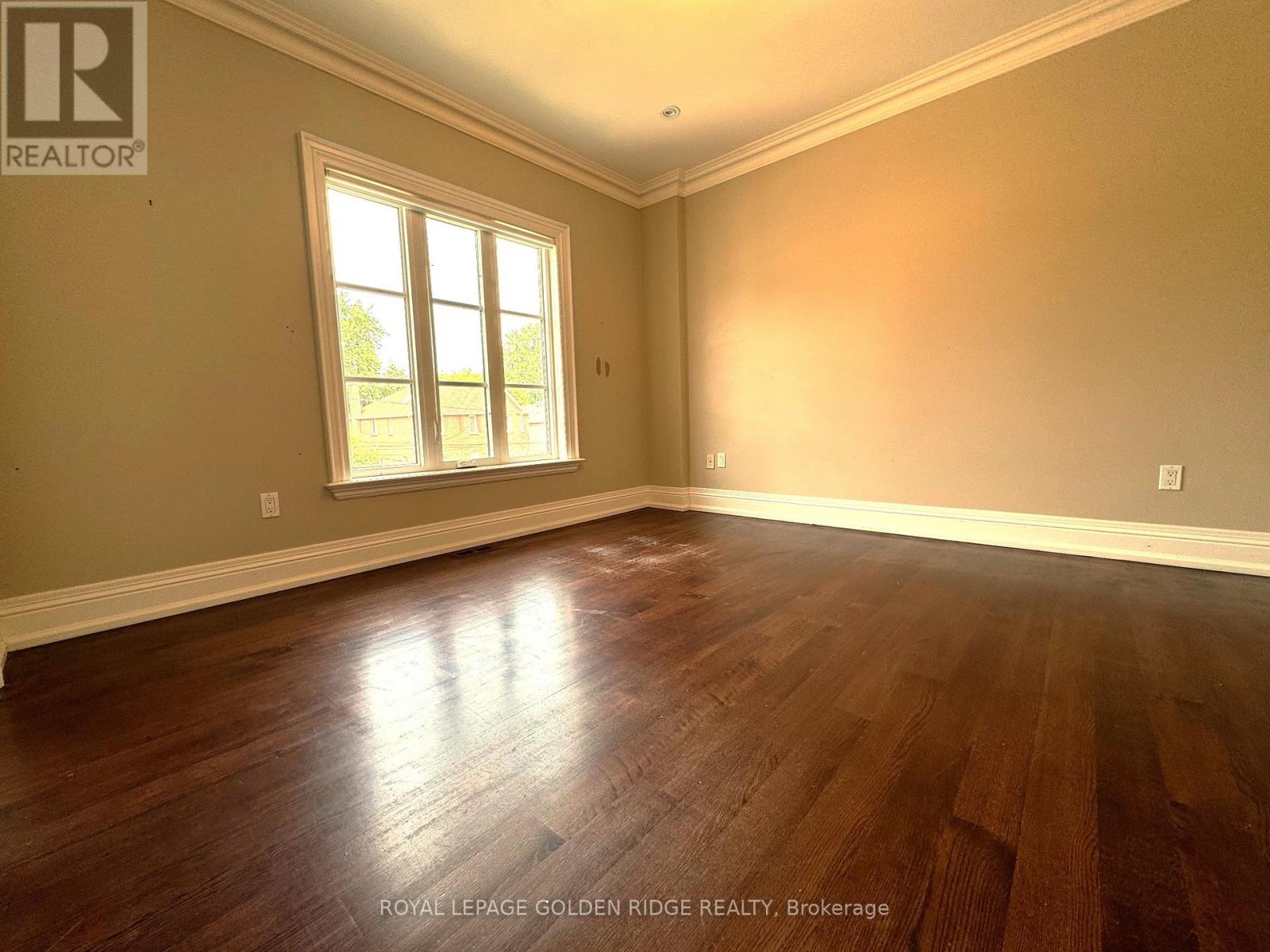 Photo 11 of 517 Glengarry Avenue, Toronto ON