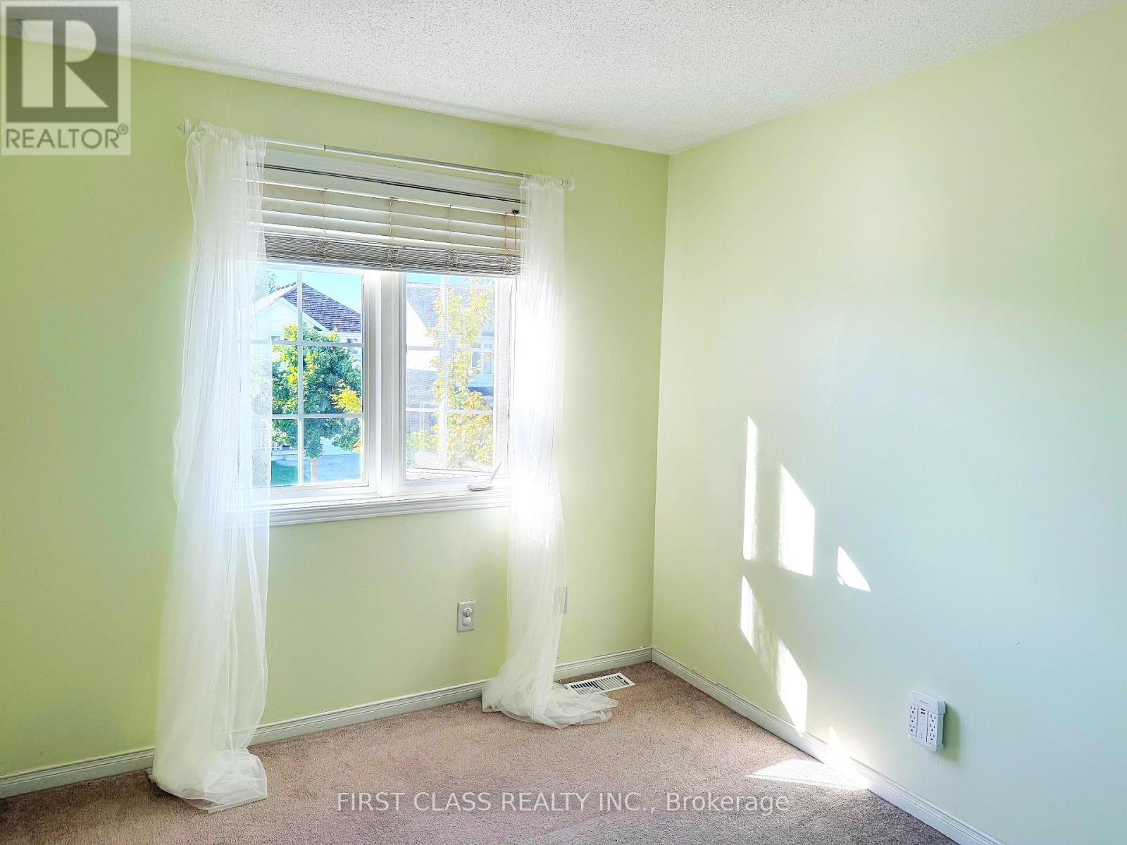 Photo 3 of 724 Angler Way, Waterloo ON