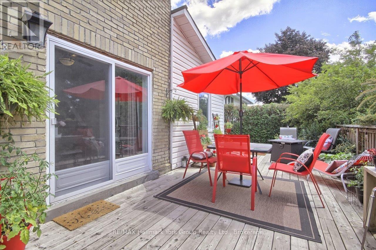 Photo 20 of 394 Eagle Street, Newmarket ON