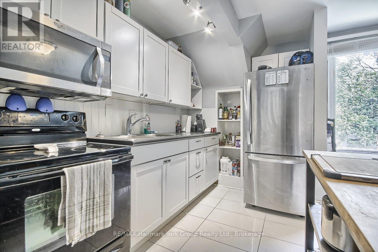 Photo 24 of 394 Eagle Street, Newmarket ON