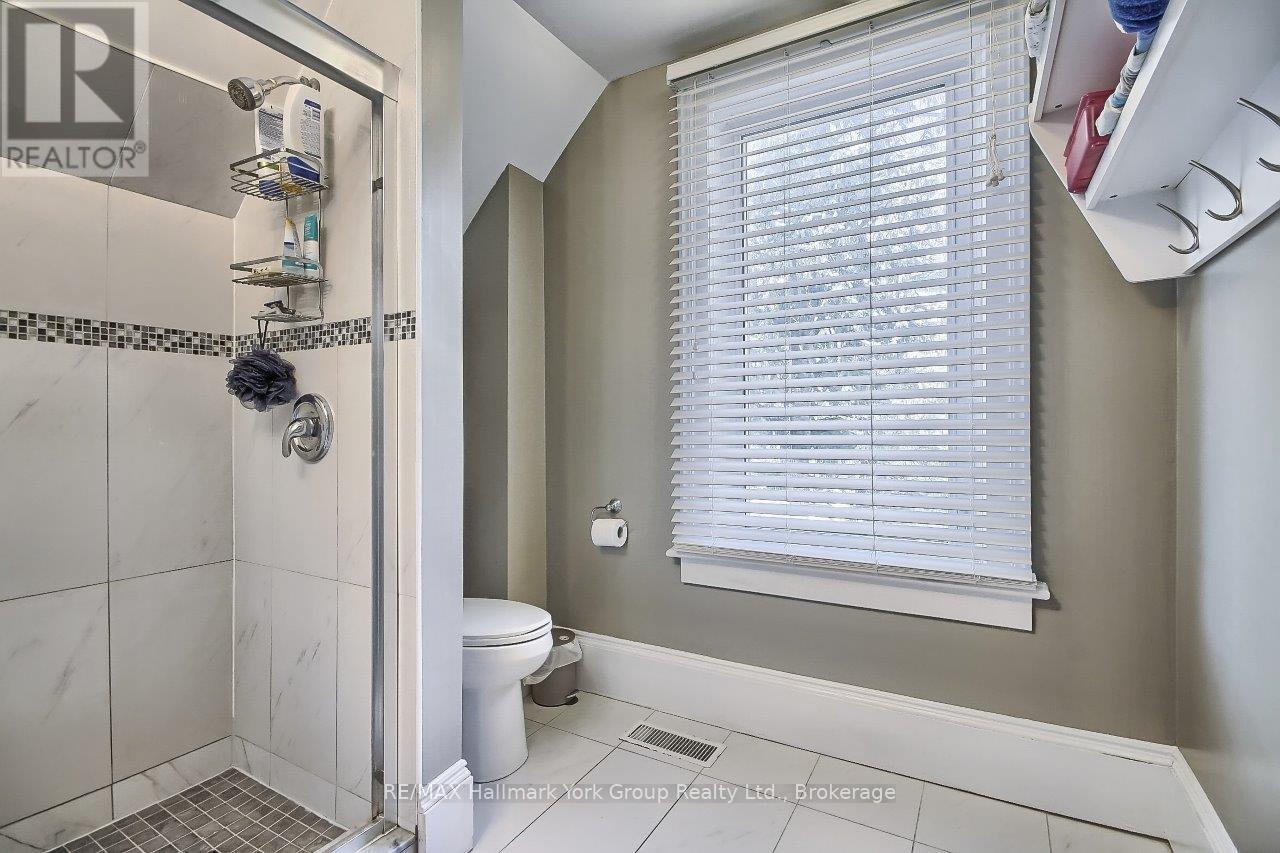 Photo 33 of 394 Eagle Street, Newmarket ON