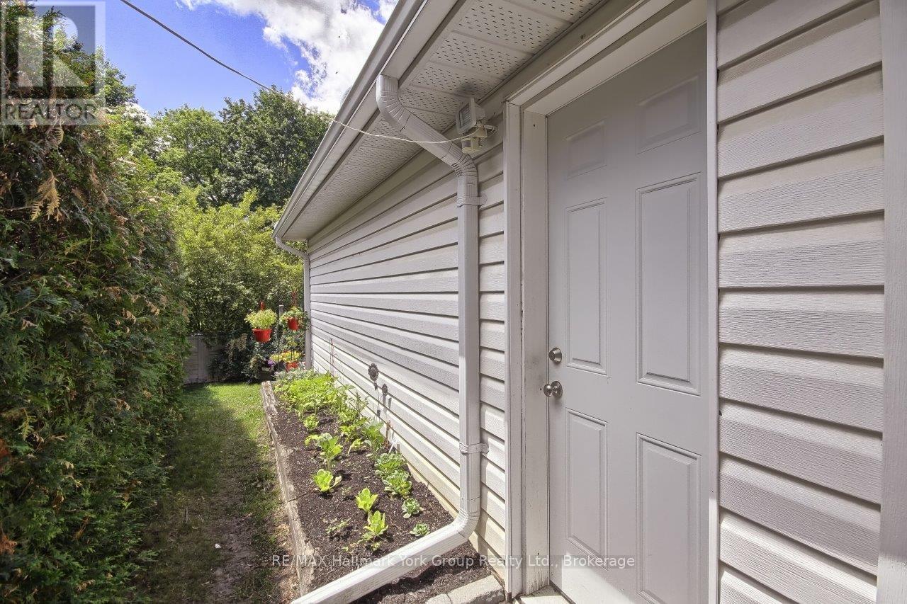 Photo 45 of 394 Eagle Street, Newmarket ON