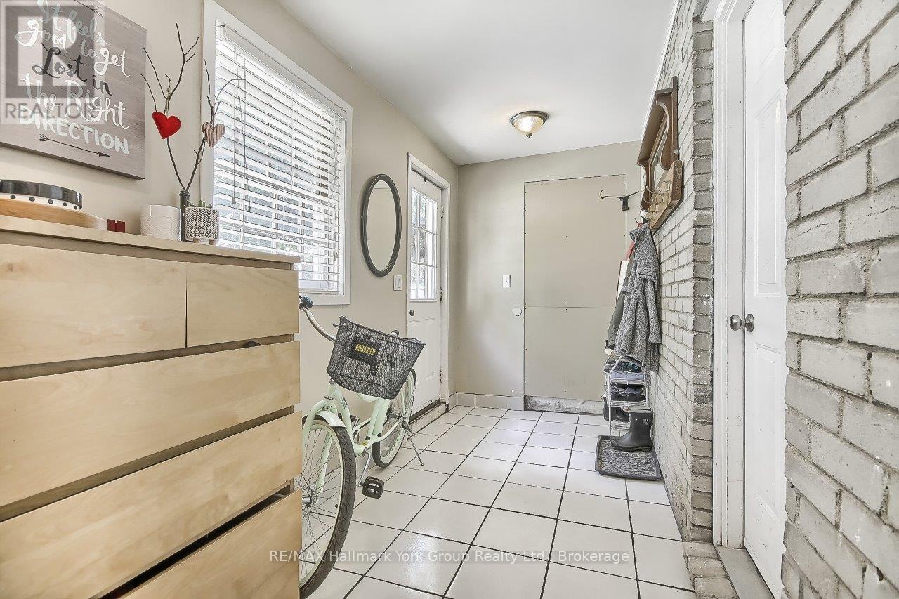 Photo 8 of 394 Eagle Street, Newmarket ON