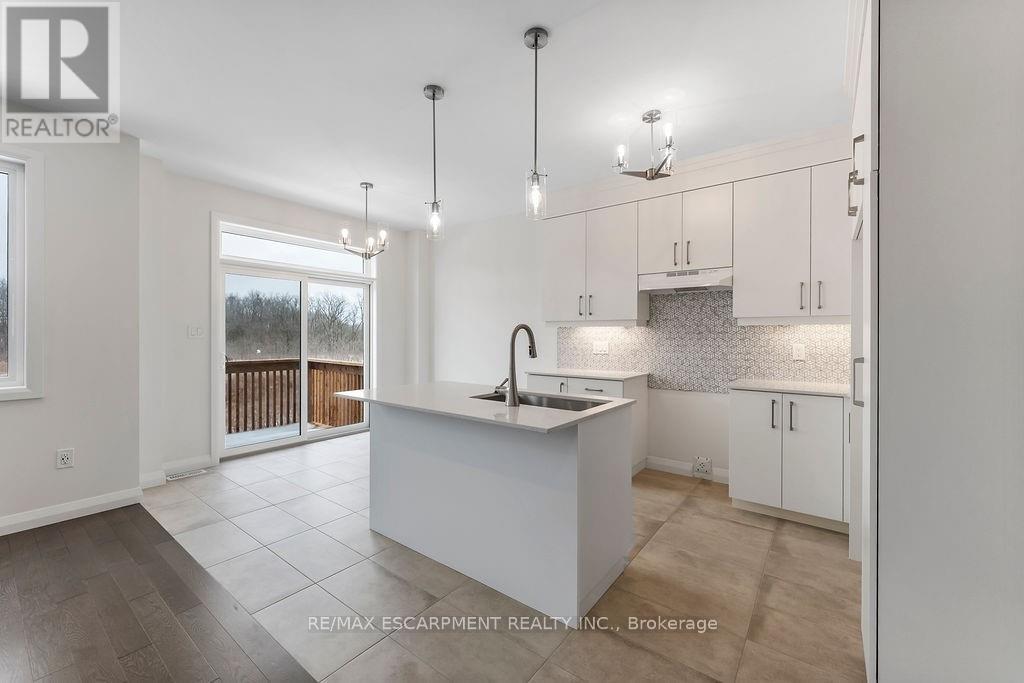 Photo 43 of 207 Alessio Drive, Hamilton ON