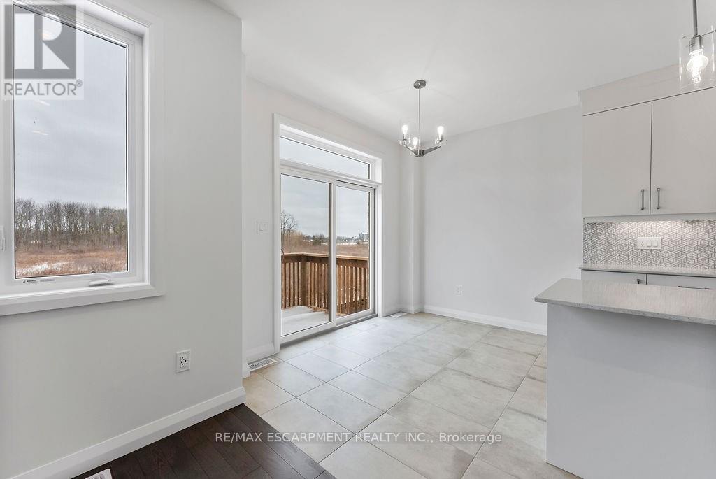Photo 47 of 207 Alessio Drive, Hamilton ON