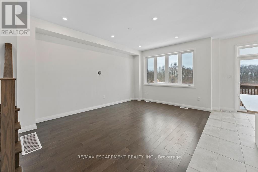 Photo 45 of 207 Alessio Drive, Hamilton ON