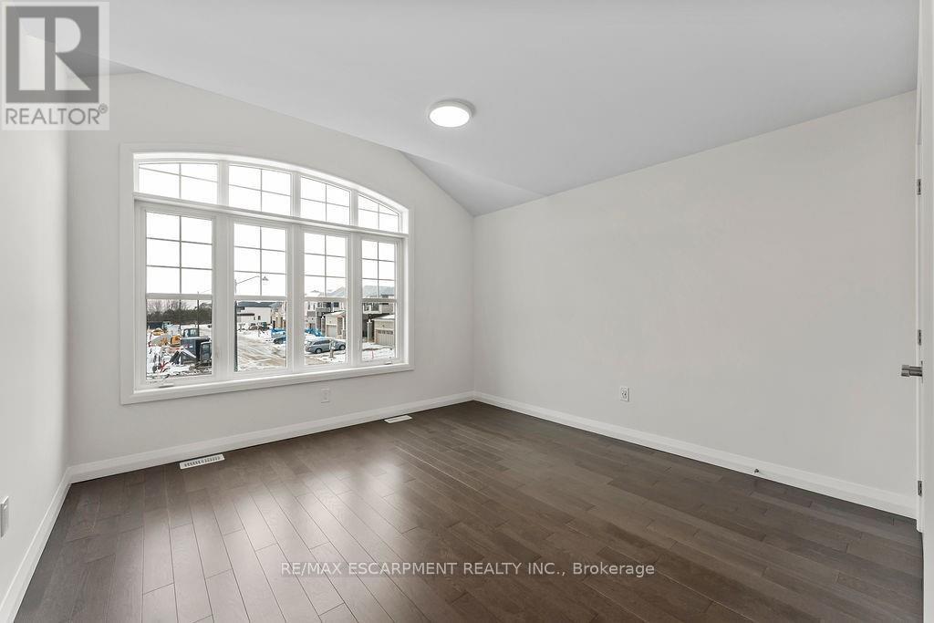 Photo 29 of 207 Alessio Drive, Hamilton ON