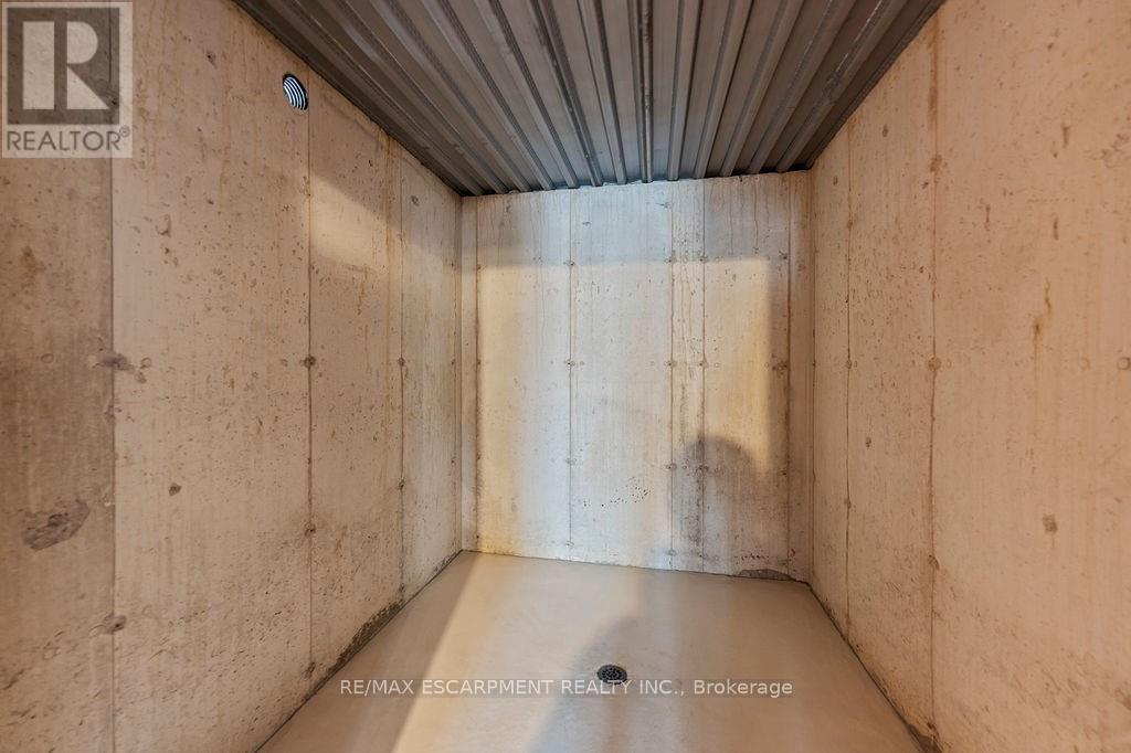Photo 48 of 207 Alessio Drive, Hamilton ON