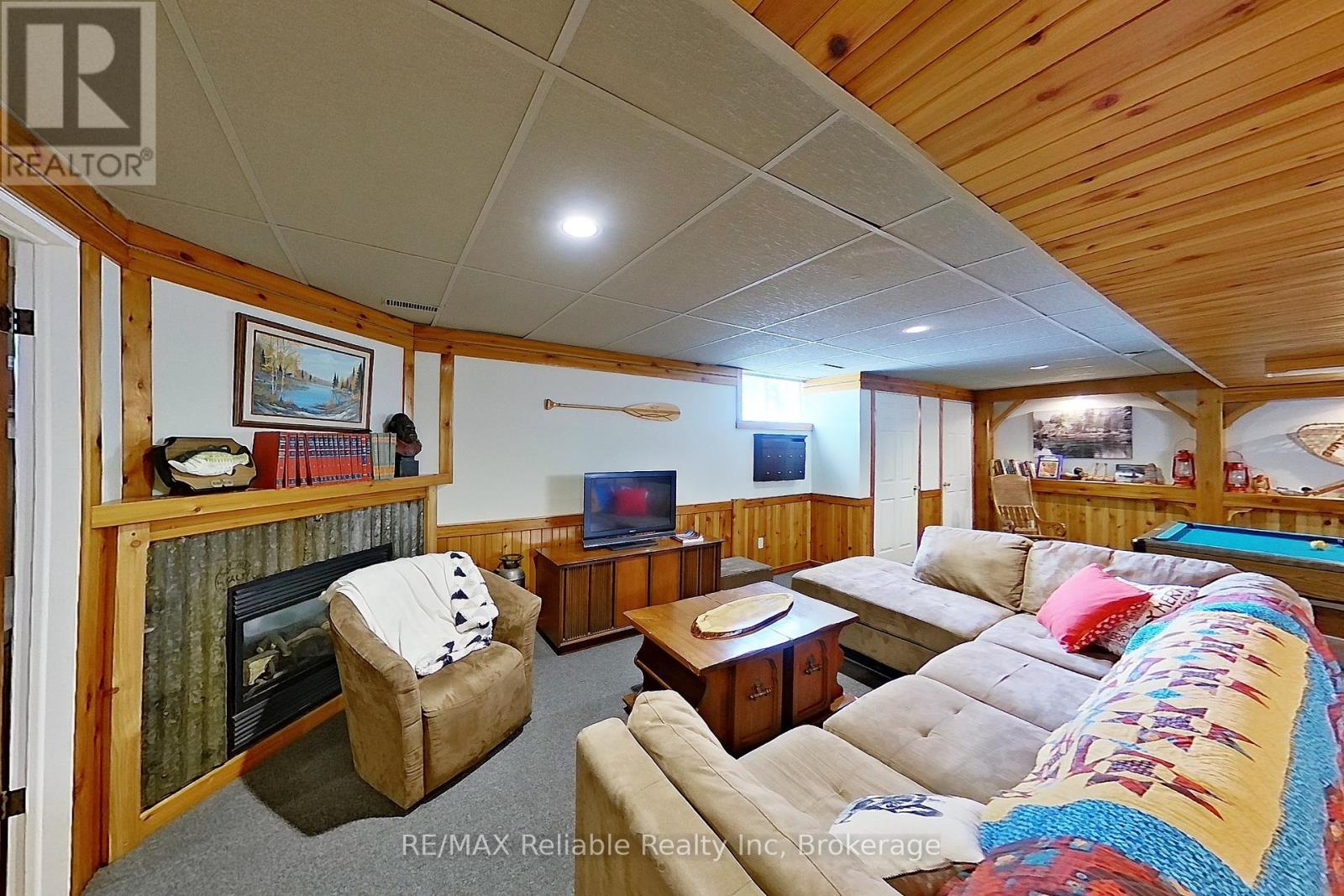 212 JAMES STREET, Central Huron (Clinton), Ontario, N0M1L0 — Photo 5
