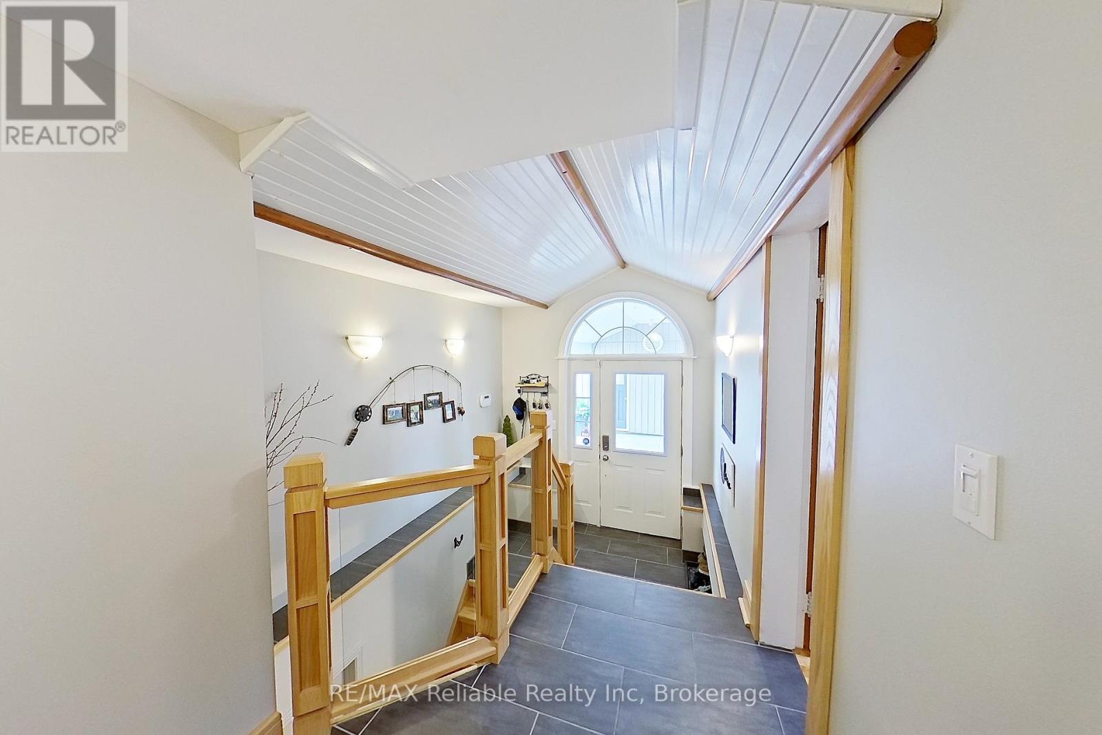 212 JAMES STREET, Central Huron (Clinton), Ontario, N0M1L0 — Photo 9