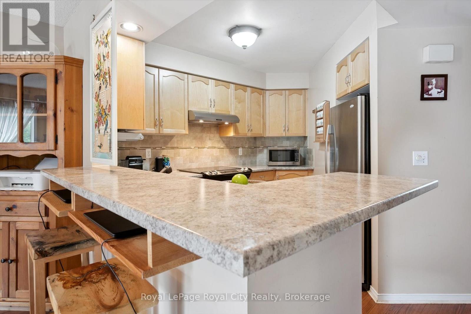 Photo 13 of 250 Starwood Drive, Guelph ON