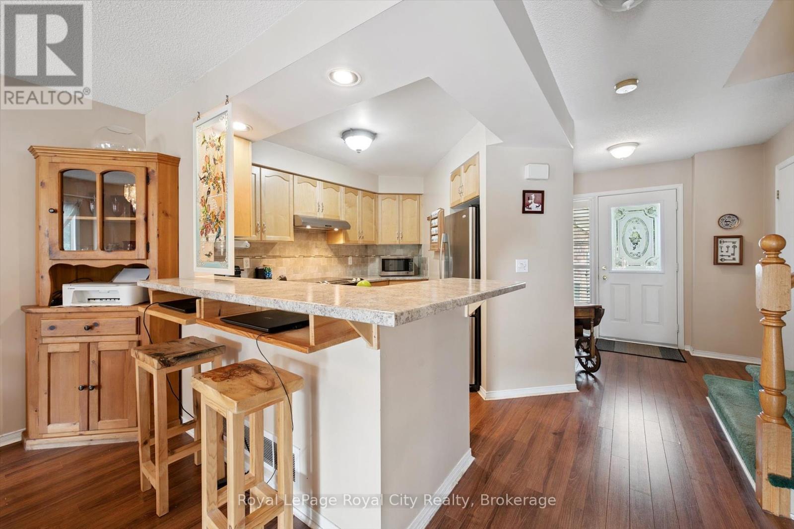 Photo 14 of 250 Starwood Drive, Guelph ON