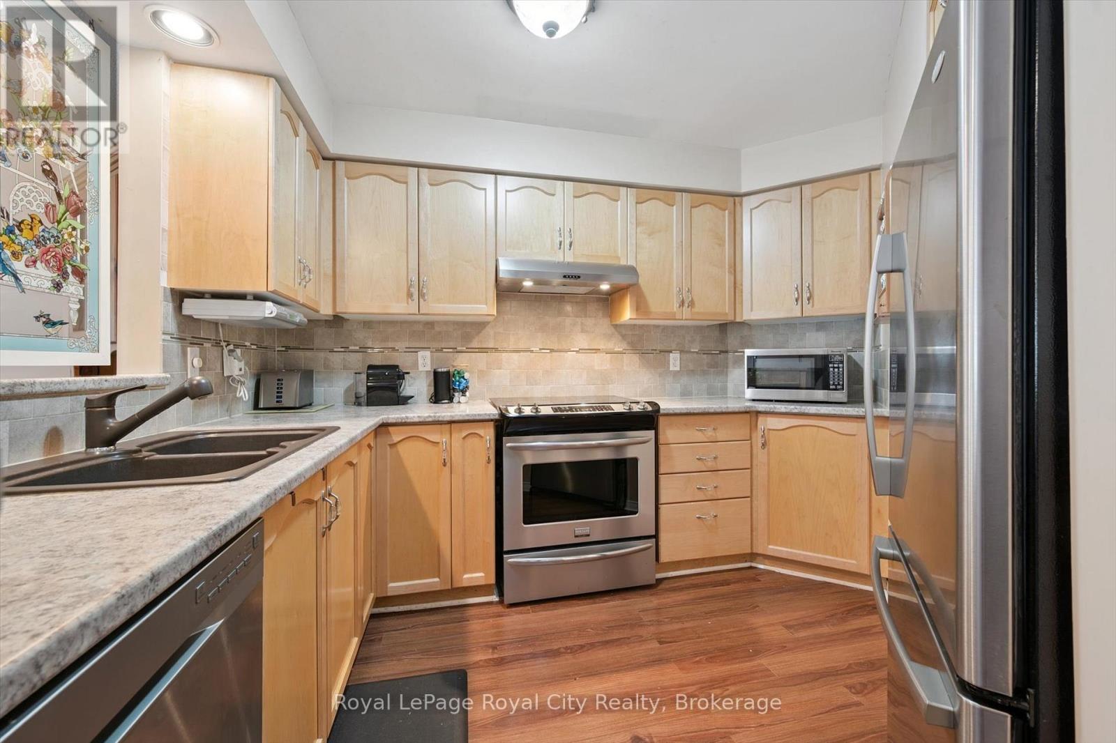 Photo 15 of 250 Starwood Drive, Guelph ON