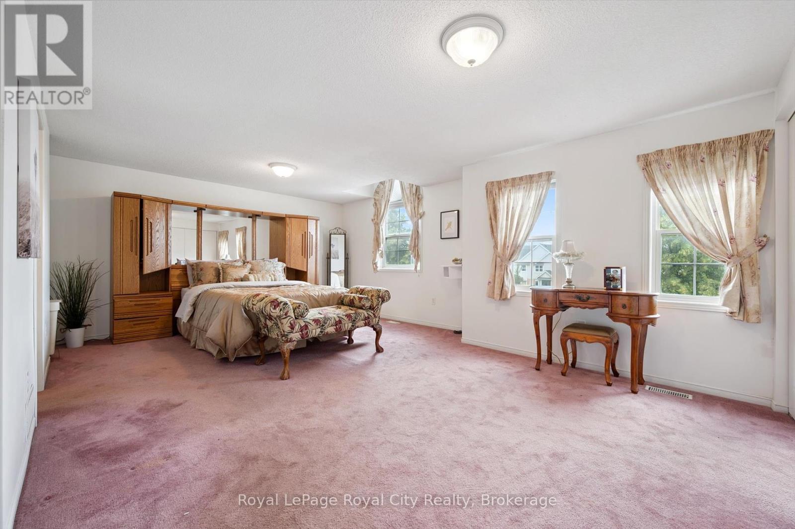 Photo 20 of 250 Starwood Drive, Guelph ON