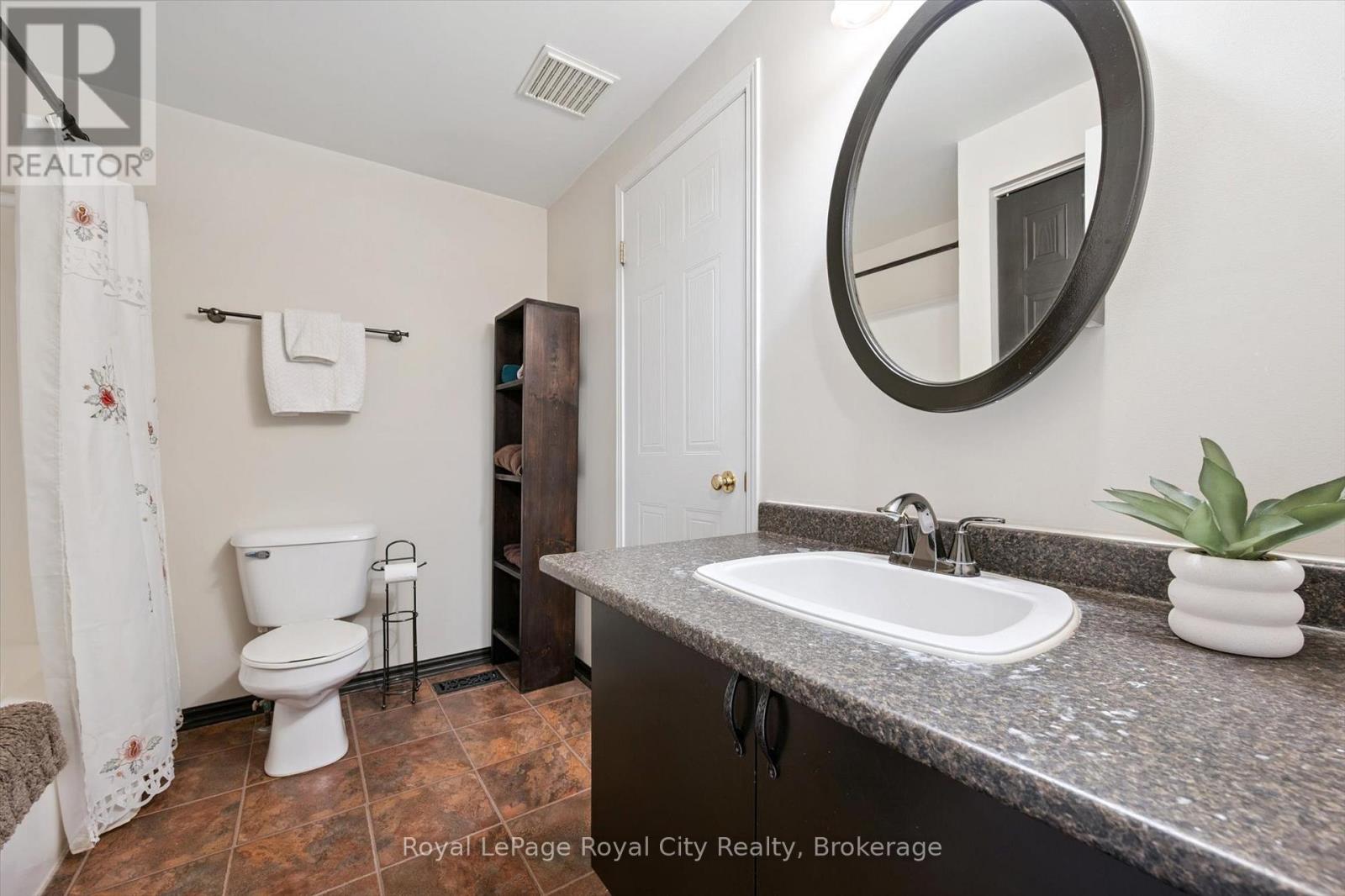 Photo 21 of 250 Starwood Drive, Guelph ON