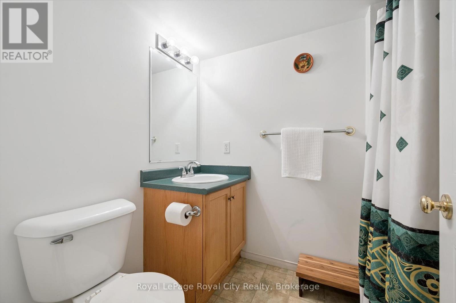 Photo 26 of 250 Starwood Drive, Guelph ON
